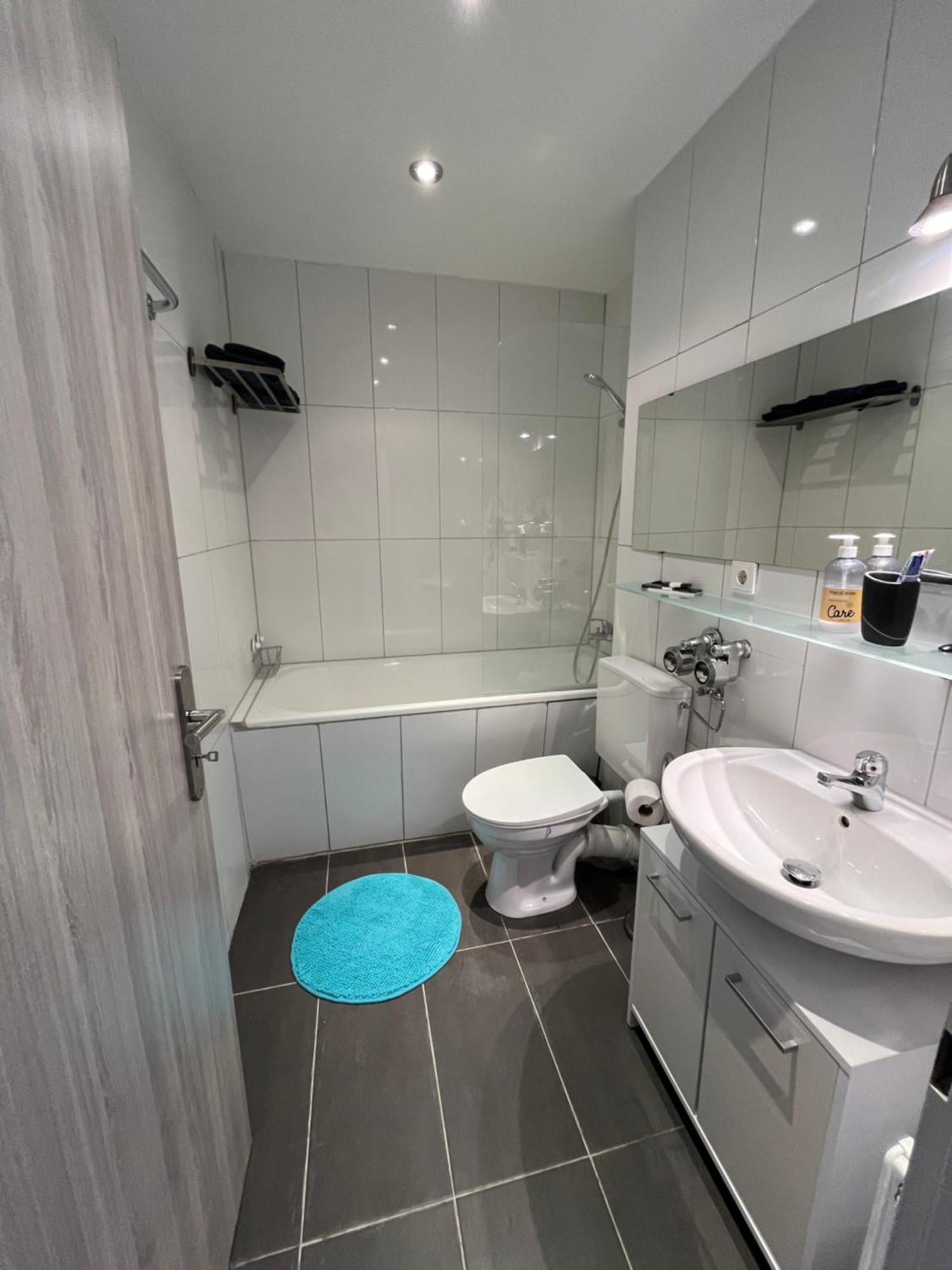 Ferienwohnung Neuss/Düsseldorf Exterior foto